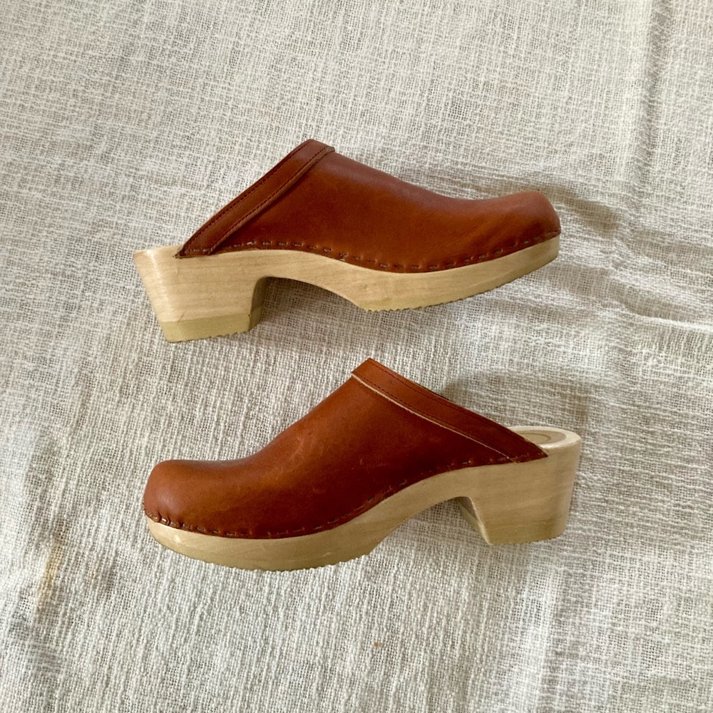 No. 6 Store Old School Mid-heel clog in Bourbon